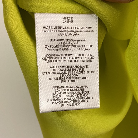 BCBG Generation Short Sleeve High-Low Open Back Top - Picture 5 of 6